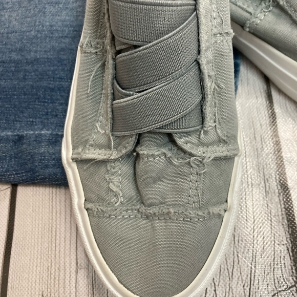 Blowfish Gray Distressed Canvas Sneakers - Picture 8 of 11
